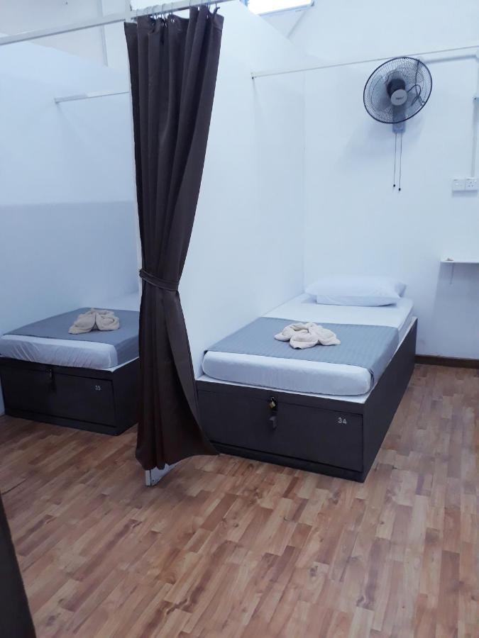 Dorm Master Hostel Padang Mat Sirat Εξωτερικό φωτογραφία